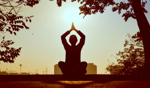 centro-de-yoga-en-mostoles-respirayoga-ley-de-la-espiritualidad 4